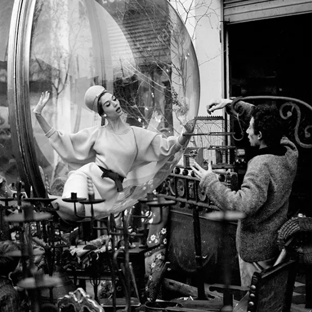 Bubble - Fotografia de moda - Melvin Sokolsky - Harper’s Bazaar