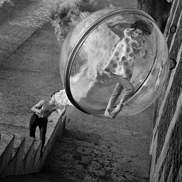 Bubble - Fotografia de moda - Melvin Sokolsky - Harper’s Bazaar