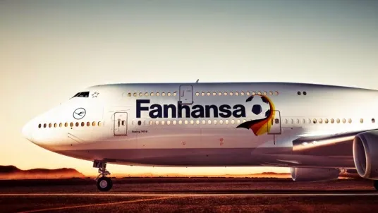 Na Copa do Mundo, Lufthansa vira Fanhansa e muda o logo de aeronaves