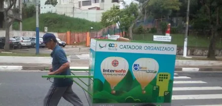 Projeto cria carro elétrico para catadores de lixo