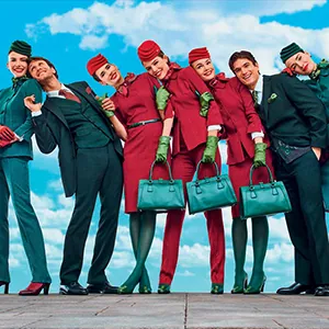 Um pouco de moda! Os belos – e italianíssimos – novos uniformes dos tripulantes da Alitalia