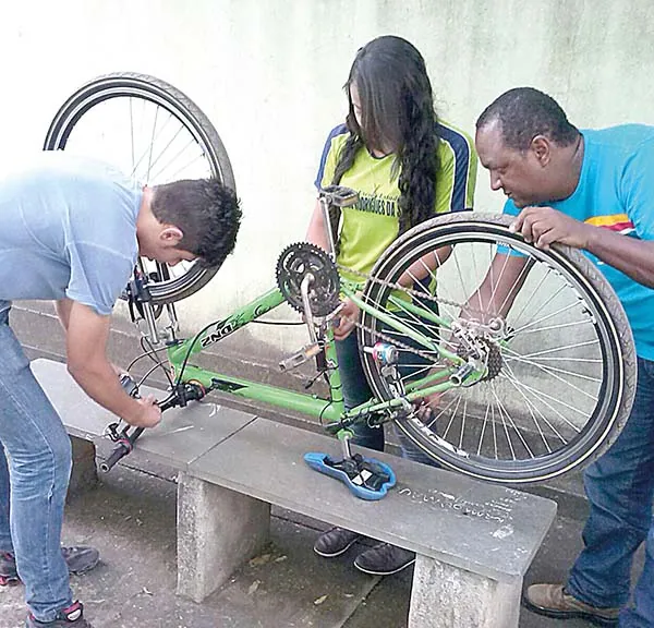 Estudantes desenvolvem sistema de segurança para bicicletas