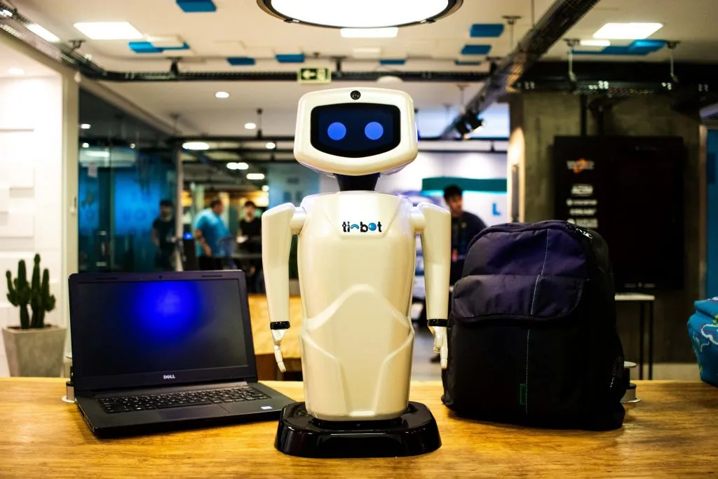 O que é Inteligência Artificial? O robô Tinbot responde essa e outras perguntas durante o WHOW! Festival de Inovação